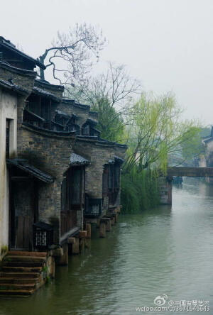 【箫雨】呜呜然若从深山幽谷飘来，虚静淡远.