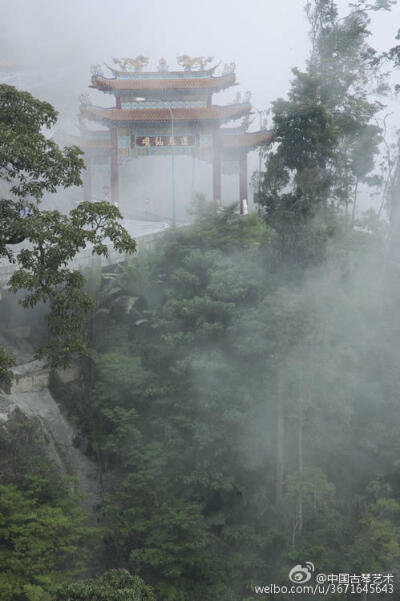 【箫雨】呜呜然若从深山幽谷飘来，虚静淡远.