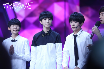 #TFBOYS# 风暖水润，转眼冬入春，朝霞黄昏，岁月不等人。我们好似刚睡醒不痛不痒的两三清晨，你们却已活过普罗大众的几个人生。将回忆细细收存，待来日絮絮回温。今天辛苦了，晚安。