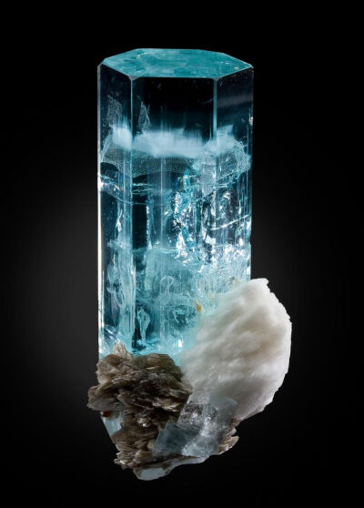 Elegant Aquamarine Gem Crystal with Clevelandite and Muscovite. This and more mineral specimens on offer at the CuratorsEye.com