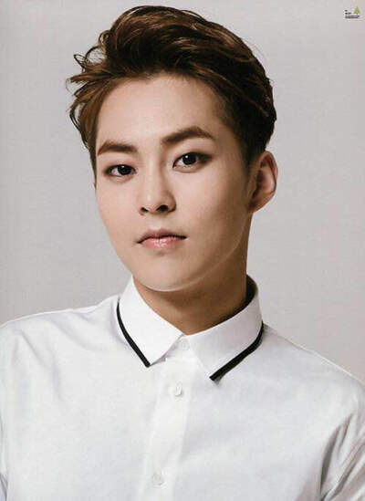 The EXO’luXion宣传册高扫