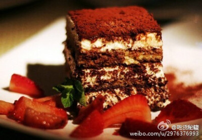 【提拉米苏Tiramisu】意大利语中的含义，“记住我”，“带我走”，传说吃到的人会幸福哦~