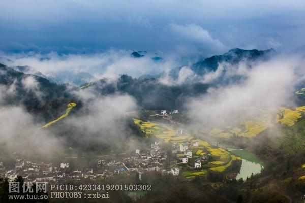 石潭云雾、山村、油菜花风光片。摄影