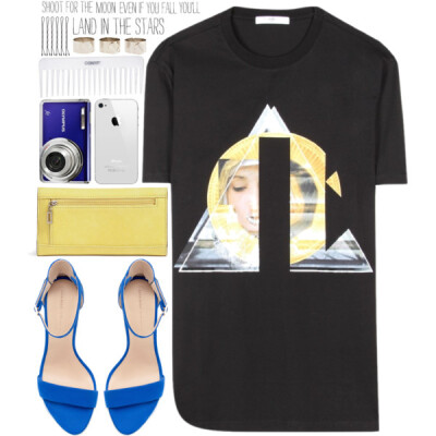 A fashion look from August 2013 featuring givenchy t shirt, zara shoes and guess handbags. Browse and shop related looks.