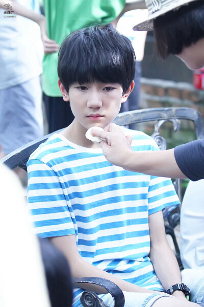 【王源 TFBOYS偶像手记拍摄】140817 爱奇艺偶像手记宜兰农场拍摄 PHOTO UP.（21pics）&amp;gt;&amp;gt;&amp;gt;O网页链接做了个汇总 cr：@MintBoy1108(http://mintboy1108.com)