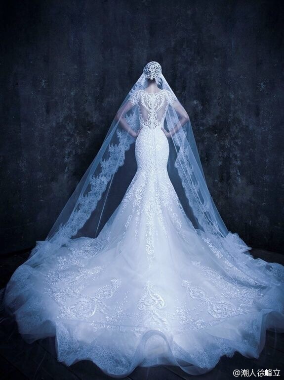 迪拜皇室结婚最爱什么婚纱？设计师Michael Cinco的婚纱作品，披上它，你就是公主～