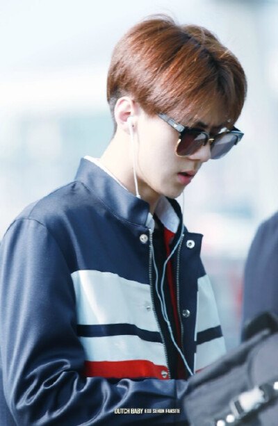 #吴世勋Sehun0412生日快乐# #吴世勋# @wu世勋-EXO 《mama》【勋吧资源 150327仁川-越南机场 76P 打包】 cr：见各图logo 打包by.小C 下载：【O网页链接】