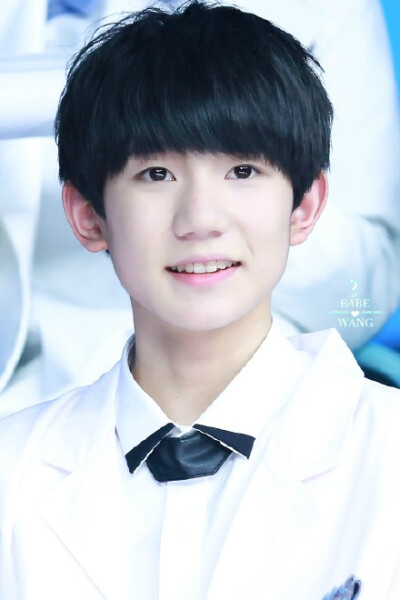 究竟是不是爱到底是不是爱 我石头木头馒头葱头脑袋不够 @TFBOYS-王源