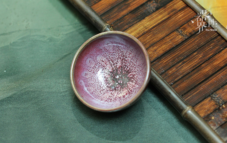 【器世界】精品钧瓷茶具#国大师任星航钧瓷作品 星航钧窑钧瓷茶杯#柴烧手工拉胚品杯 任星航，1955年生，河南省禹州市人，中国陶瓷工艺美术大师、中国古陶瓷艺术大师、河南省工艺美术大师、国家级非物质文化遗产代表性传承人，钧瓷柴烧工艺复原人。