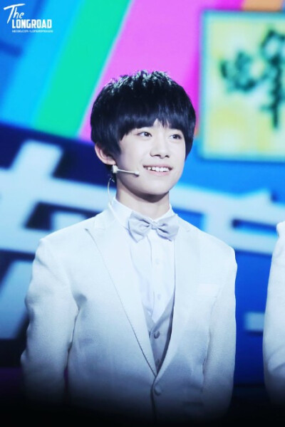 @TFBOYS-易烊千玺 20150330 东方风云榜【他一笑 像棵春日的小树苗】