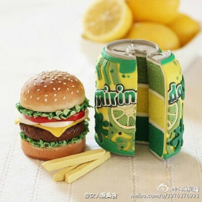 沙特阿拉伯的艺术家Ahlam Alnajdi的粘土艺术，超级逼真，吃货不能靠近，否则会忍不住塞进嘴里的。