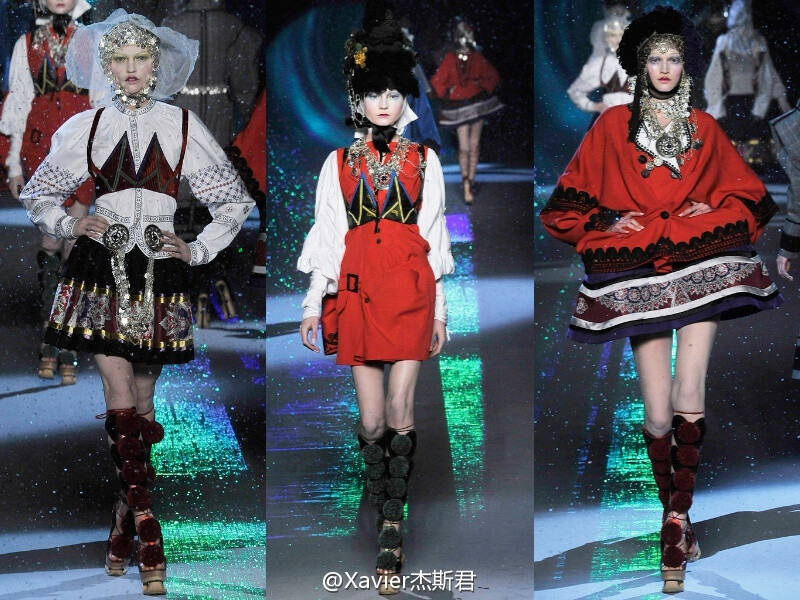 #舊回憶# ｜ John Galliano F/W 2009 | 这 场 秀 的 妆 容 和 服 装 细 节 为 我 们 刻 出 永 不泯 灭 的 时 装 记 忆 。| 开场曲：「El Tango de Roxanne」