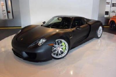 哑光黑保时捷918 Spyder Weissach