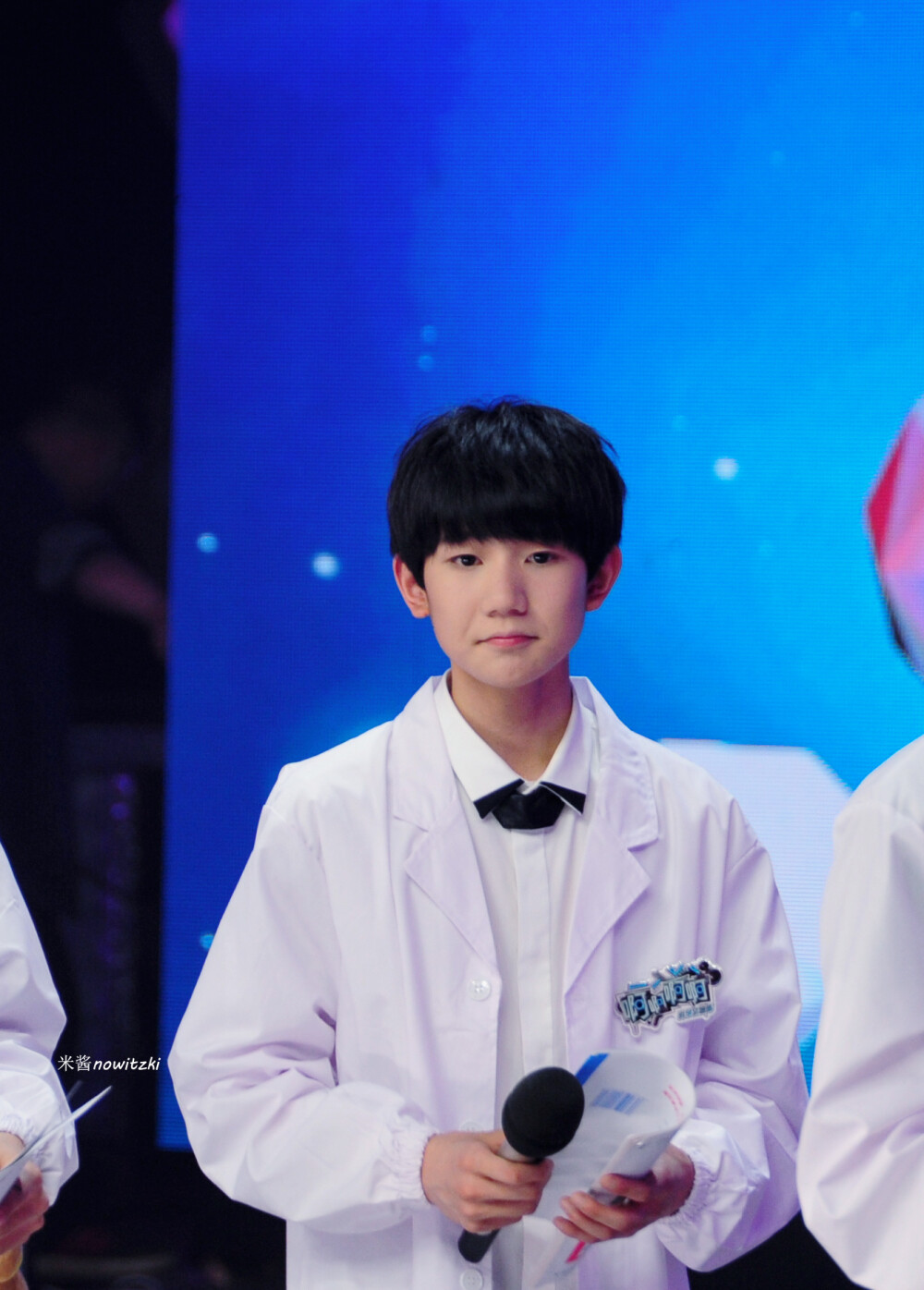 【王源 150322快乐大本营录制】@TFBOYS-王源 “我们学长不仅是世界上最好看的人还对人又好又温柔~关键词to roy is...初恋 ...^^ cr：@米酱Nowitzki