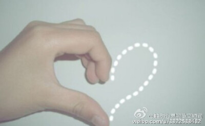 If you feel sad for buring it in your heart, then just smile and let it go. 如果放在心里会觉得难过，那么就请微笑着放手吧。