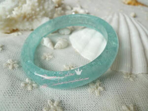 这种南工的版型更突显了海蓝宝仙儿的感觉，远观之犹若不食人间烟火的冰美人，素雅怡人，清丽不媚......