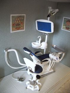 Sillon de Dentista by dmmalva, via Flickr