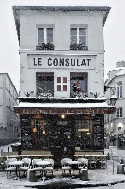 LE CONSULAT