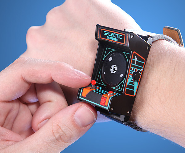 美國ThinkGeek Classic Arcade Wristwatch 電玩街機手表手玩