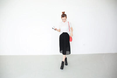 UVGIRL2015春季韩国黑色纯色百褶中长款半身裙