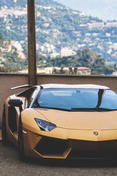 themanliness: Oakley | Source | MVMT | Facebook
