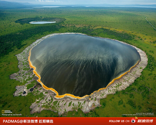 乌干达伊丽莎白女王国家公园（Queen Elizabeth National Park）内的火山湖