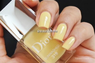 Dior 2015夏 指甲油 319【咩】【images shared by overseas blogger-bubblymichelle