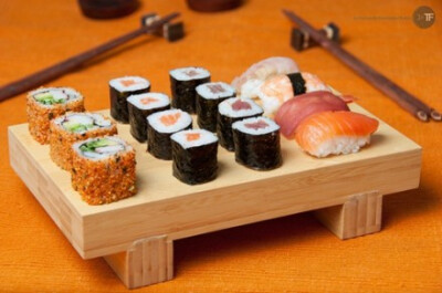 【Sushi】夜深了，吃寿司。