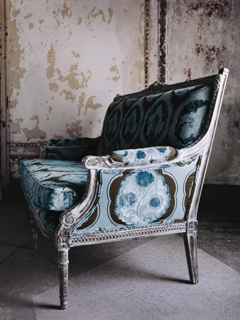 Upholstered chair in Kimono-Bluemoon