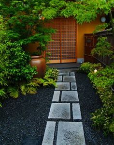 Google Image Result for http://www.landscape-design-advisor.com/wp-content/uploads/2012/06/japanese-landscape-design-5.jpg