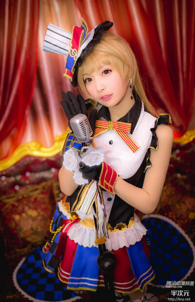 作品名：lovelive，角色名：园田海未 cn: 31，高坂穗乃果 cn: 枣糕，南小鸟 cn: Amo，摄影：小夜 馒头 mu总