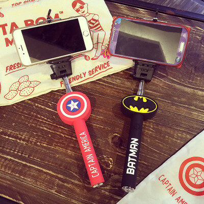 新款卡通美国队长蝙蝠侠英雄自拍杆苹果三星手机蓝牙遥控自拍神器
