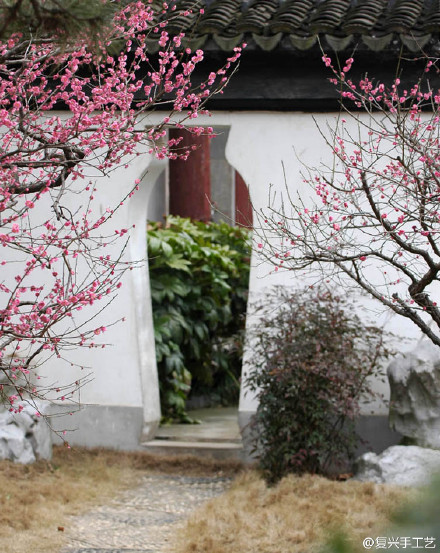 古建筑之通幽门洞：海棠、宝瓶、月窗、长八方、剑环、叶贝、葫芦、如意、鹤子。