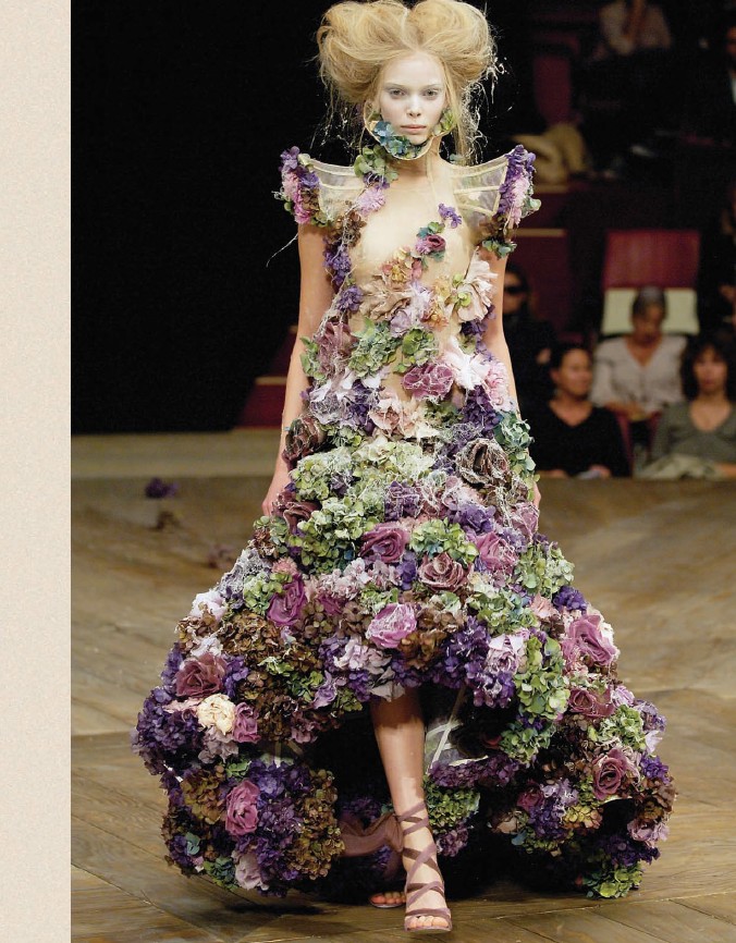 alexandermcqueen亚历山大时尚教父作品珍藏完整版