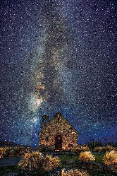 银河的壮丽景色，在新西兰坎特伯雷，图源@planetepics