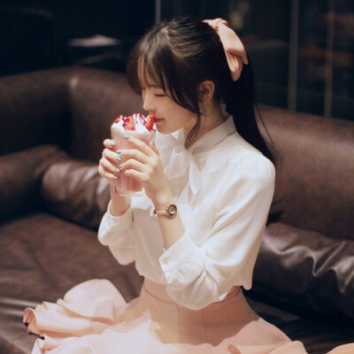 【MC迷】2015韩国代购春夏装女milkcocoa甜美兔耳朵蝴蝶结雪纺衫