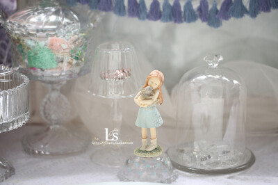 Lsuss精品纱裙系列小女孩与小兔子摆件手绘爱丽丝梦幻装饰工艺品