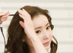 #hairstyle# 教你扎出减龄感的蓬松丸子头。