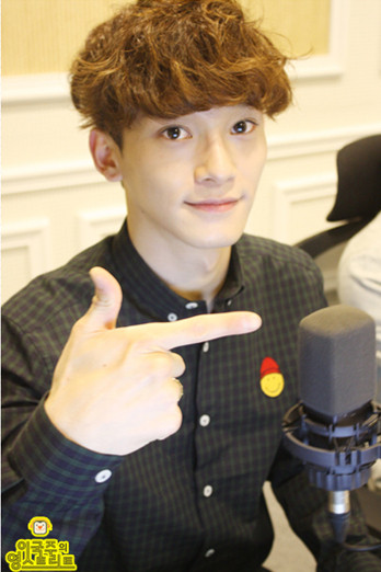 #EXO##朴灿烈##金钟仁##金钟大# SBS FM 李国珠的Young Street 官图