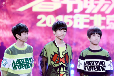 #TFBOYS# 冬天的细雪，夏日的雨滴，静默时光里的一千个不可思议，你们笑得孩子气，笑容被所有人铭记。晚安。