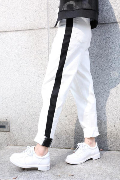 NOPINK 侧面条纹设计 黑白休闲牛仔裤小脚裤