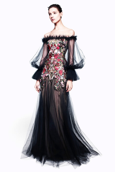 Alexander McQueen Pre-Fall 2012——维多利亚时代的宫廷风