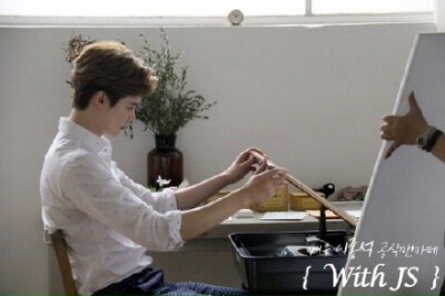 #李钟硕##leejongsuk# With JS 更新李钟硕拍摄《My Valentine》MV..