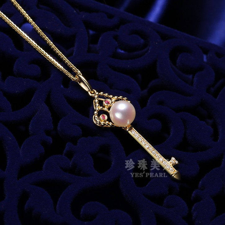 珍珠美人极品日本Akoya白色海水珍珠吊坠【开启梦想】，天然日本极品花珠珍珠，轻奢品位。珍珠美人WWW.YESPEARL.COM