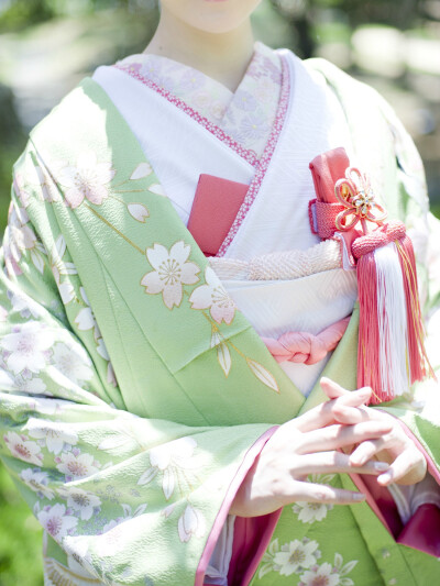 Tokiwa 婚礼和装 | ピンク刺繍花車、うぐいす枝垂桜鶴牡丹、小桜金八重桜四季花