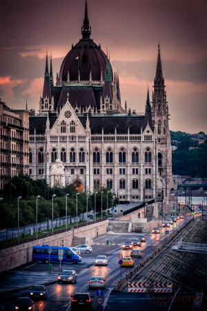 Dusk in Budapest在布达佩...
