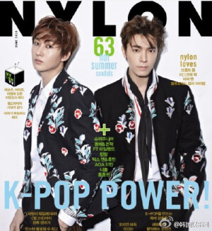 近日，#Super Junior-D&amp;amp;E#两人在首尔某酒店内为某时尚杂志拍摄了六月号画报，展现出帅气的男子汉魅力。而拍摄过程中两人完美的配合也令人感叹两人15年友情的默契。