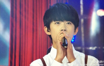 央视六一晚会tfboys抢先现场大图#tfboys##TFBOYS青春修炼手册##TFboys正能量#@TFBOYS-易烊千玺 @TFBOYS-王俊凯 @TFBOYS-王源 @TFBOYS官方后援会