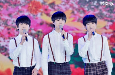 那个时代 有年轻的他们 这个时代 有最好的你们 我们@TFBOYS-王俊凯 @TFBOYS-王源 @TFBOYS-易烊千玺 在一起O网页链接