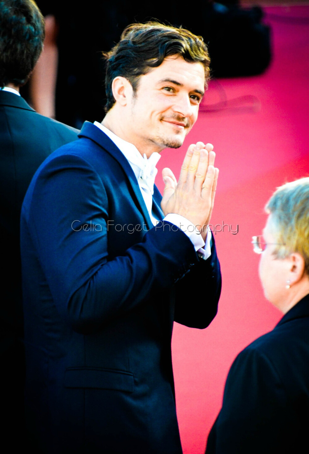 #祖鲁#Orlando Bloom, 26.05.13, Cannes British actor Orlando Bloom waves on May 26, 2013 as he arrives for the screening of the film 'Zulu' presented Out of Competition at the 66th edition of the Cannes Film Festival in Cannes.照片出处见水印。新发型打理过应该是这个样子吧？